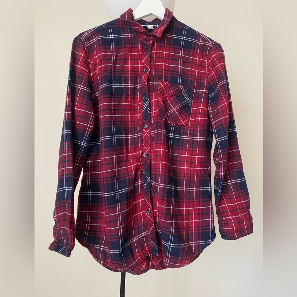 beachlunchlounge Red and Navy Plaid Button-Down Shirt S